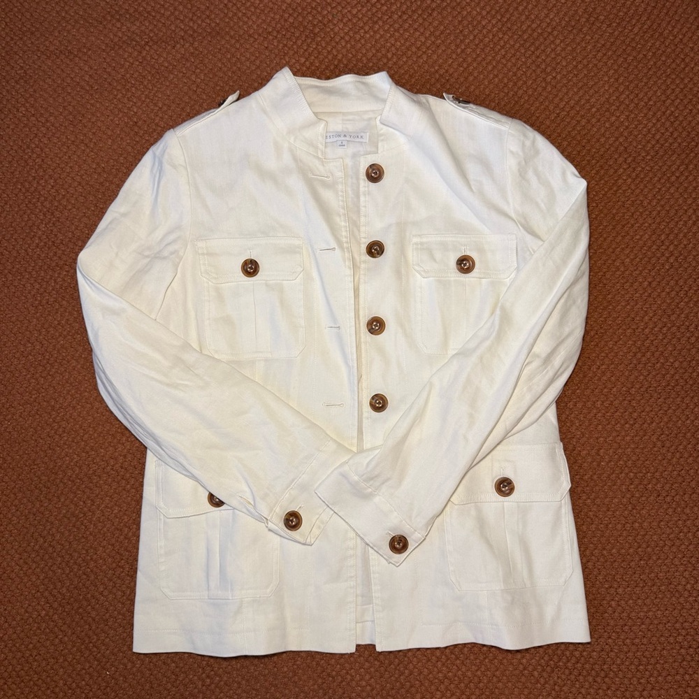 Size 6 White Blazer / Jacket with button details